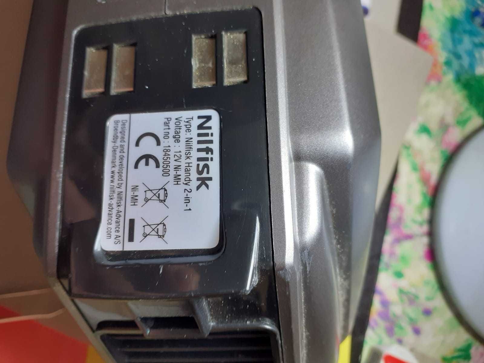 Vendo aspirador vertical. Marca Nilfisk. Usado. Ideal para peças