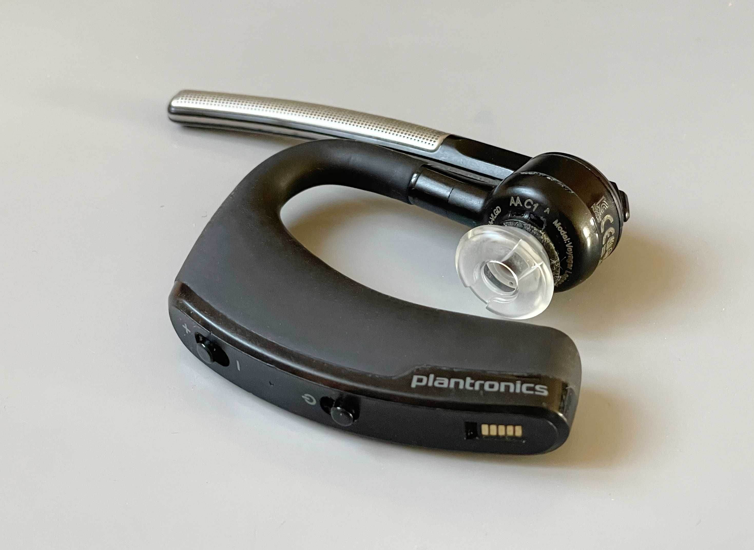 Гарнитура Plantronics Voyager Legend