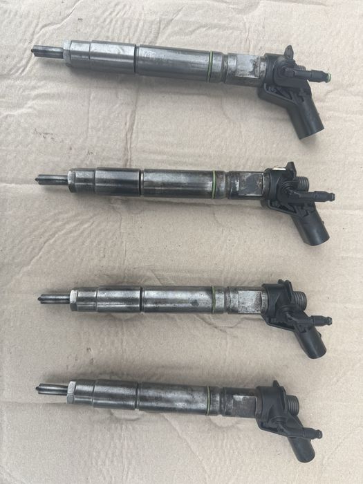 Форсунка 2,2 пʼєзо на Mercedes-Benz VITO W639.