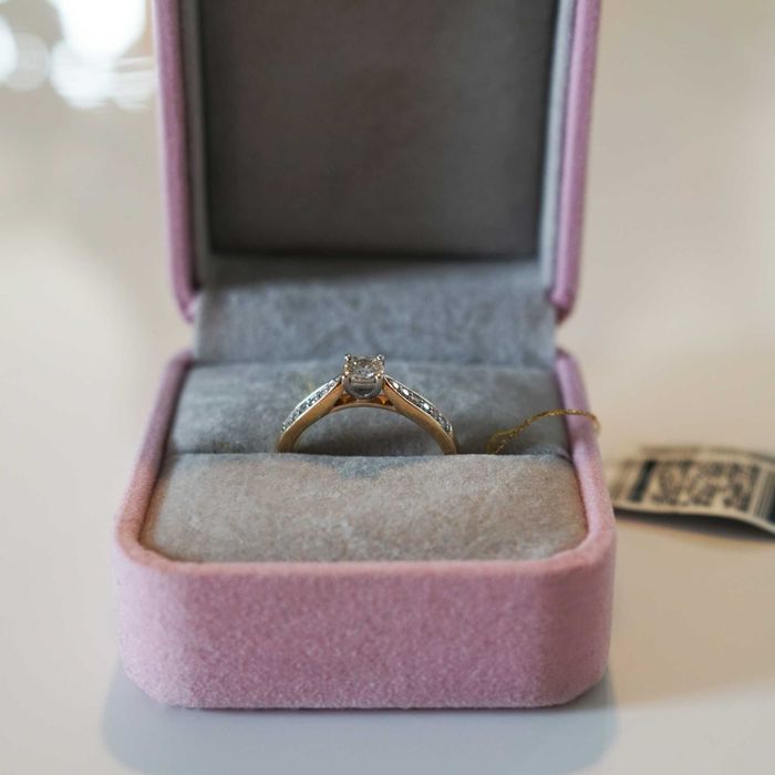 Elegancki złoty pierścionek z brylantem 0,15ct 585 Rozmiar 15