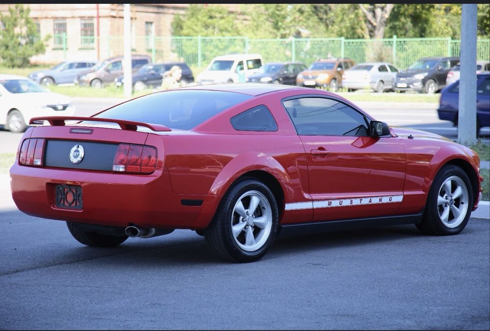 Срочно Ford Mustang GT