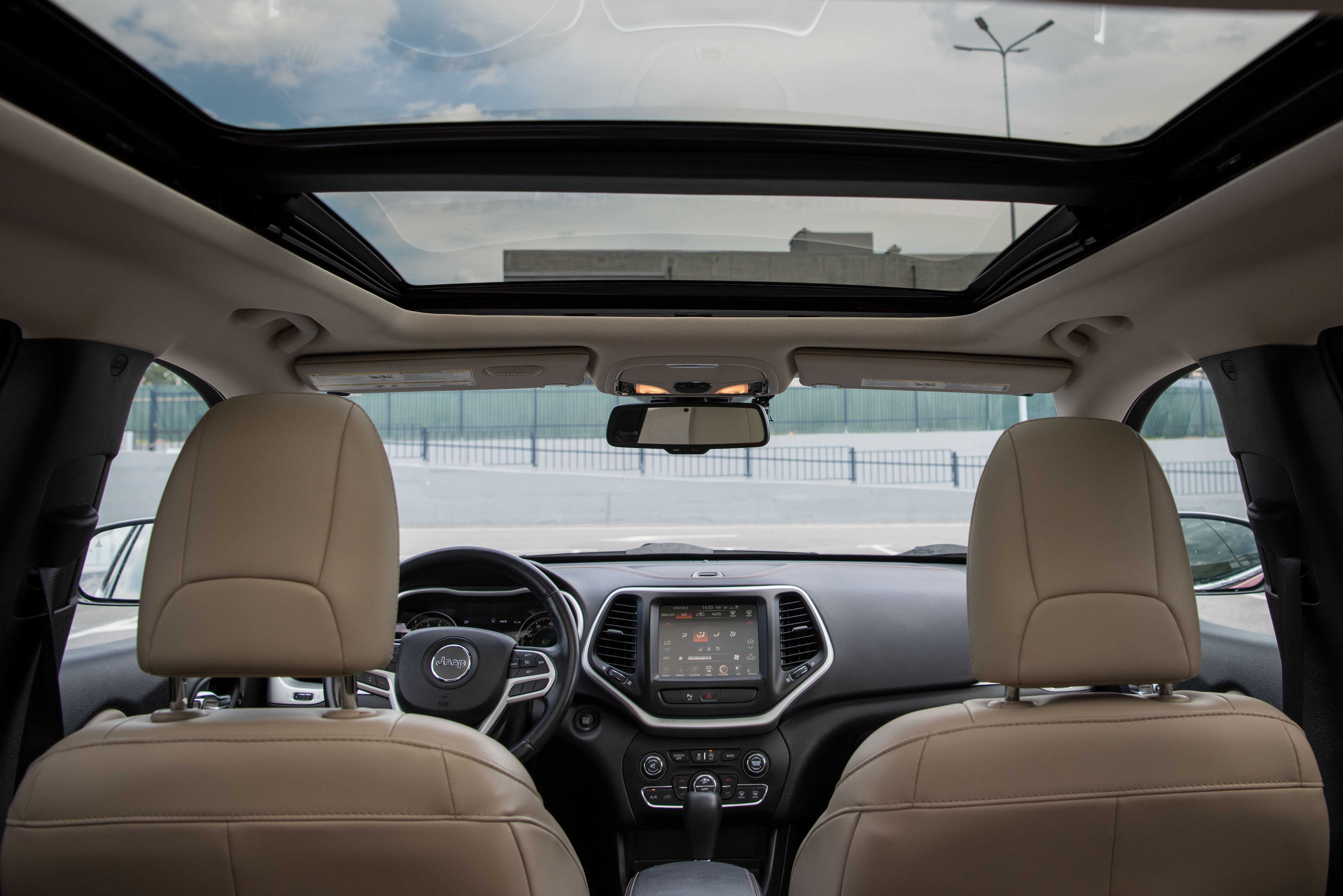 Jeep Cherokee KL 3.2 повний привід з цілою безпекою
