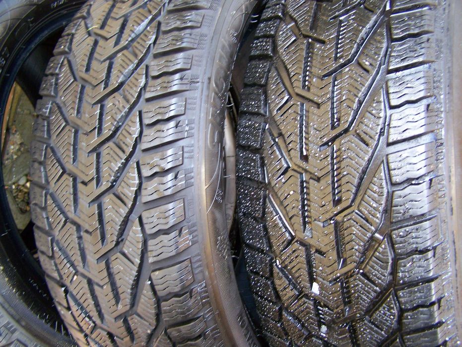 J.Nowe Opony Zimowe 225/50R17 98V  2025 Rok