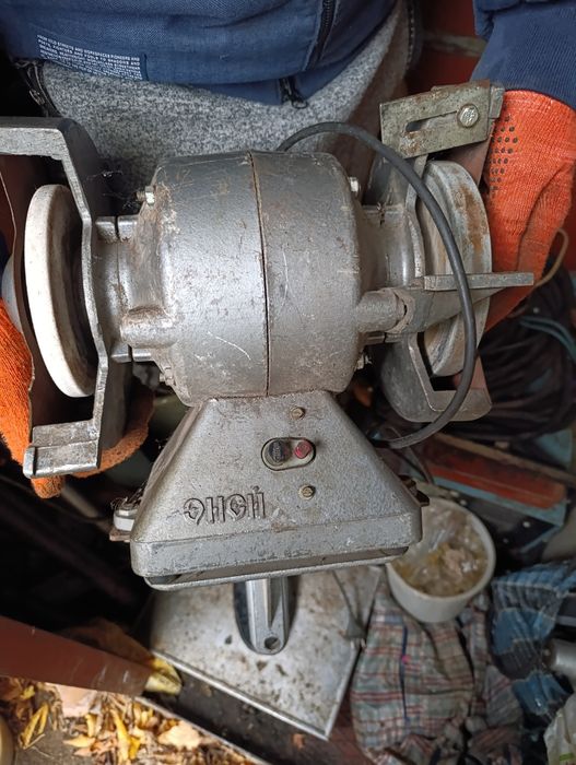 Продам точильный станок  Еней