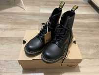 Buty Dr Martens rozmiar 37 oryginał z USA