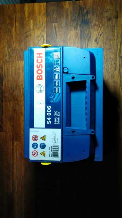 Bosch S4 S4004 typ 075, 60Ah, 12V, 540A akumulator bateria samochodowa