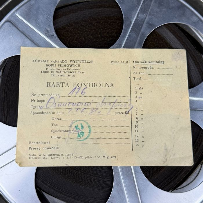 Puszka z filmem z taśmą FOTON 16 mm Ośmionożni drapieżcy B5/112030