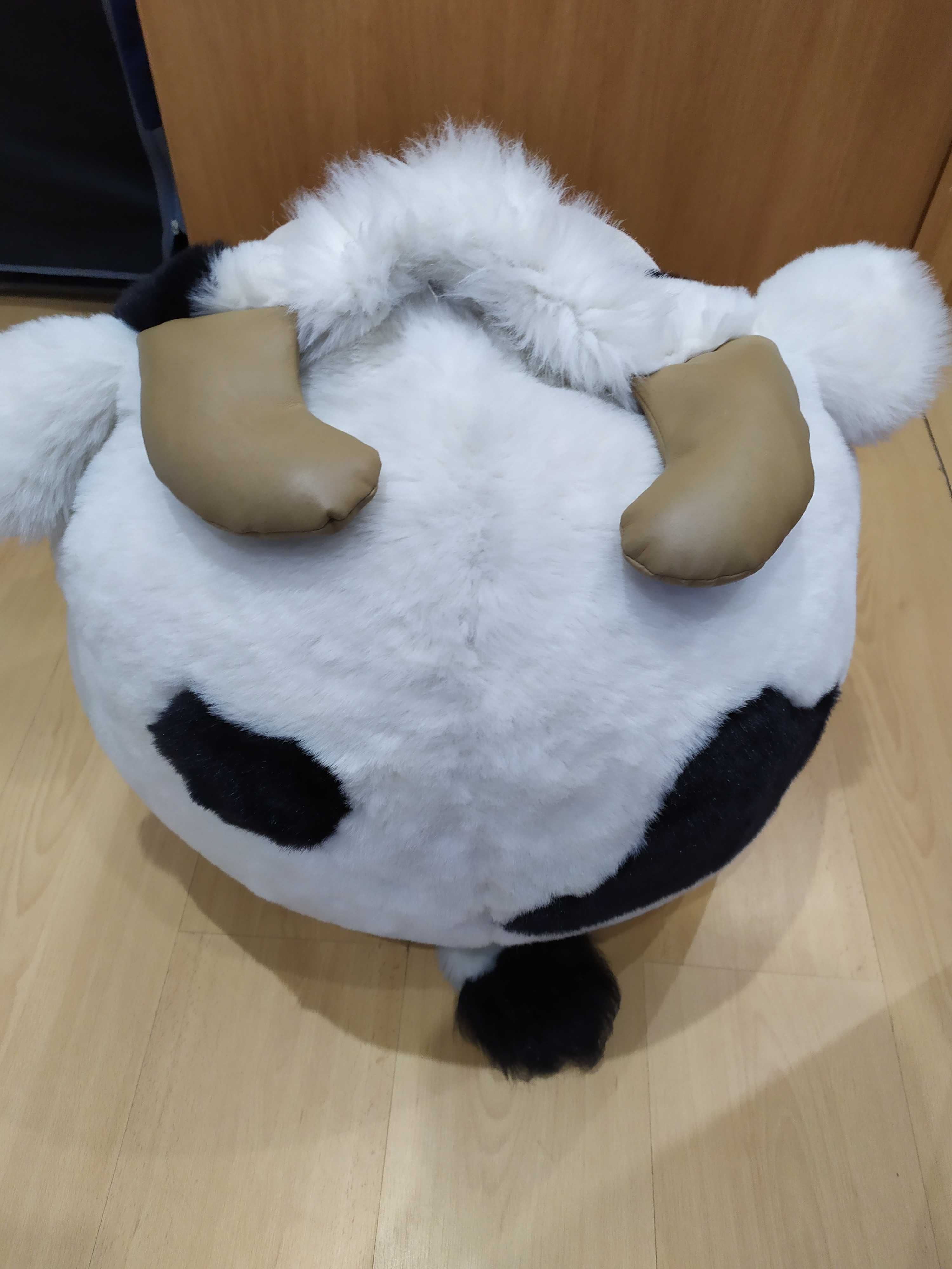 Peluche grande de vaca branca e preta