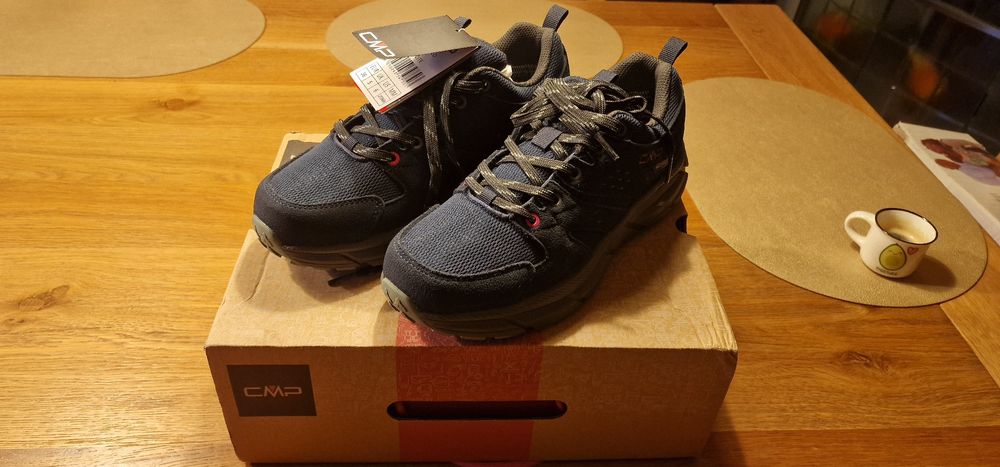 Nowe buty skórzane trekkingowe r.38
-buty młodzieżowe trekkingi CMP Ka