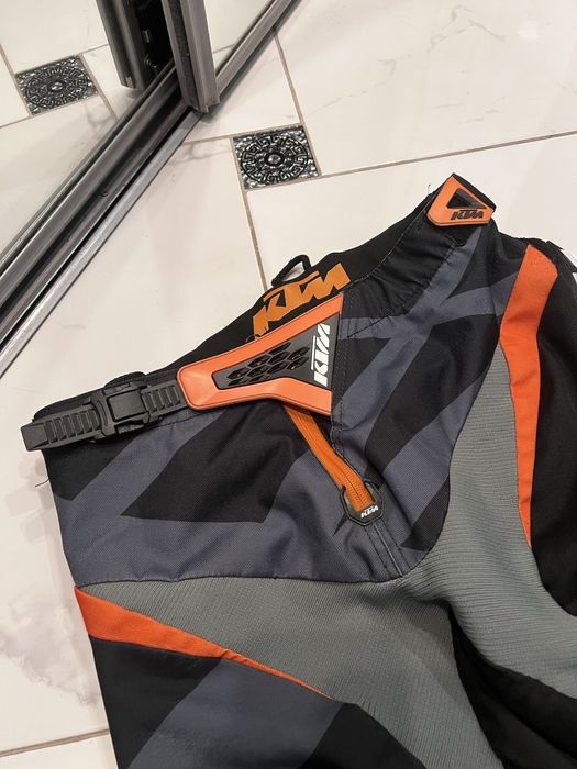 Мото костюм ktm.