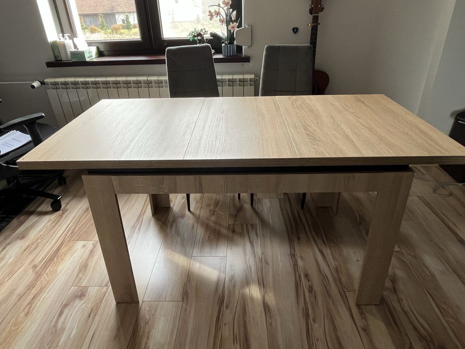 Rozkładany stół + komplet 4 krzeseł GRATIS