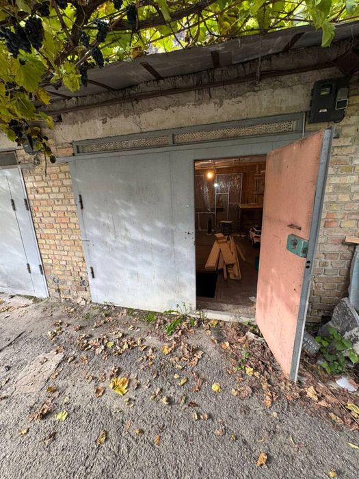 Цегляний гараж в ГК «Квітневий», Виноградар