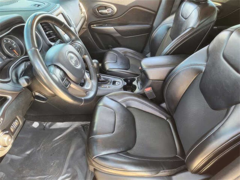 Jeep Cherokee Latitude Plus      2019