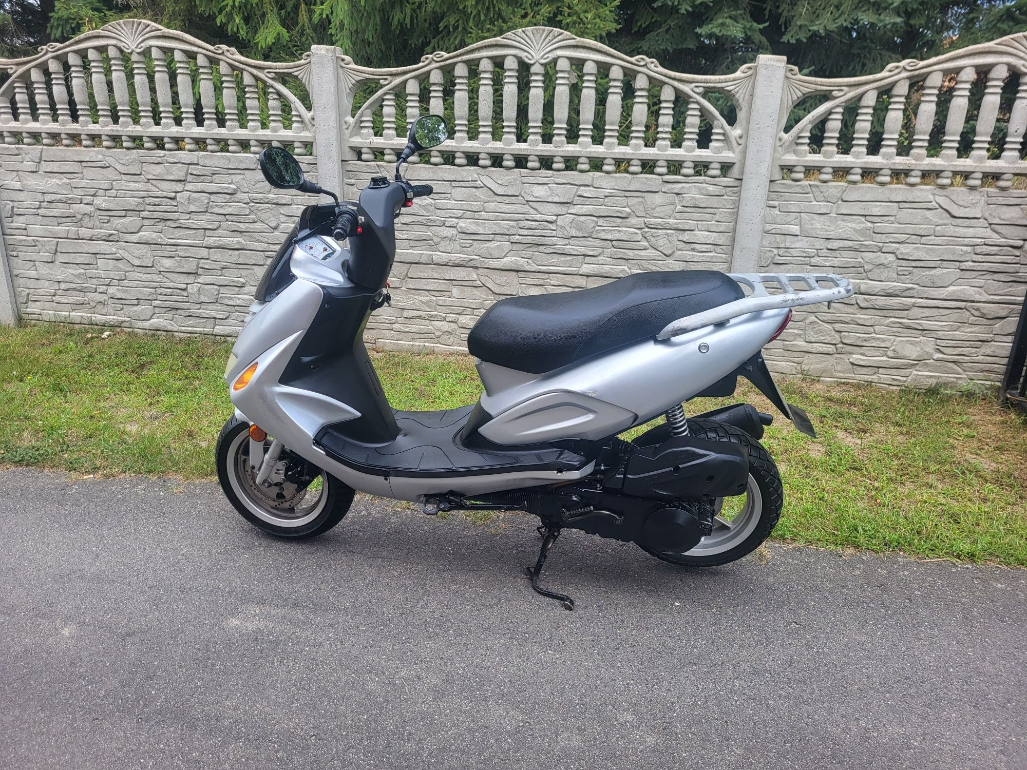 Motorower Skuter 125cm3 motor Pegasus Corona 125 moc 10KM