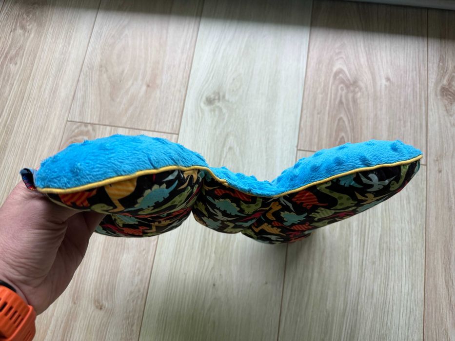 Dwustronna Poduszka motylek Kolorowe pokoiki - Dinozaury