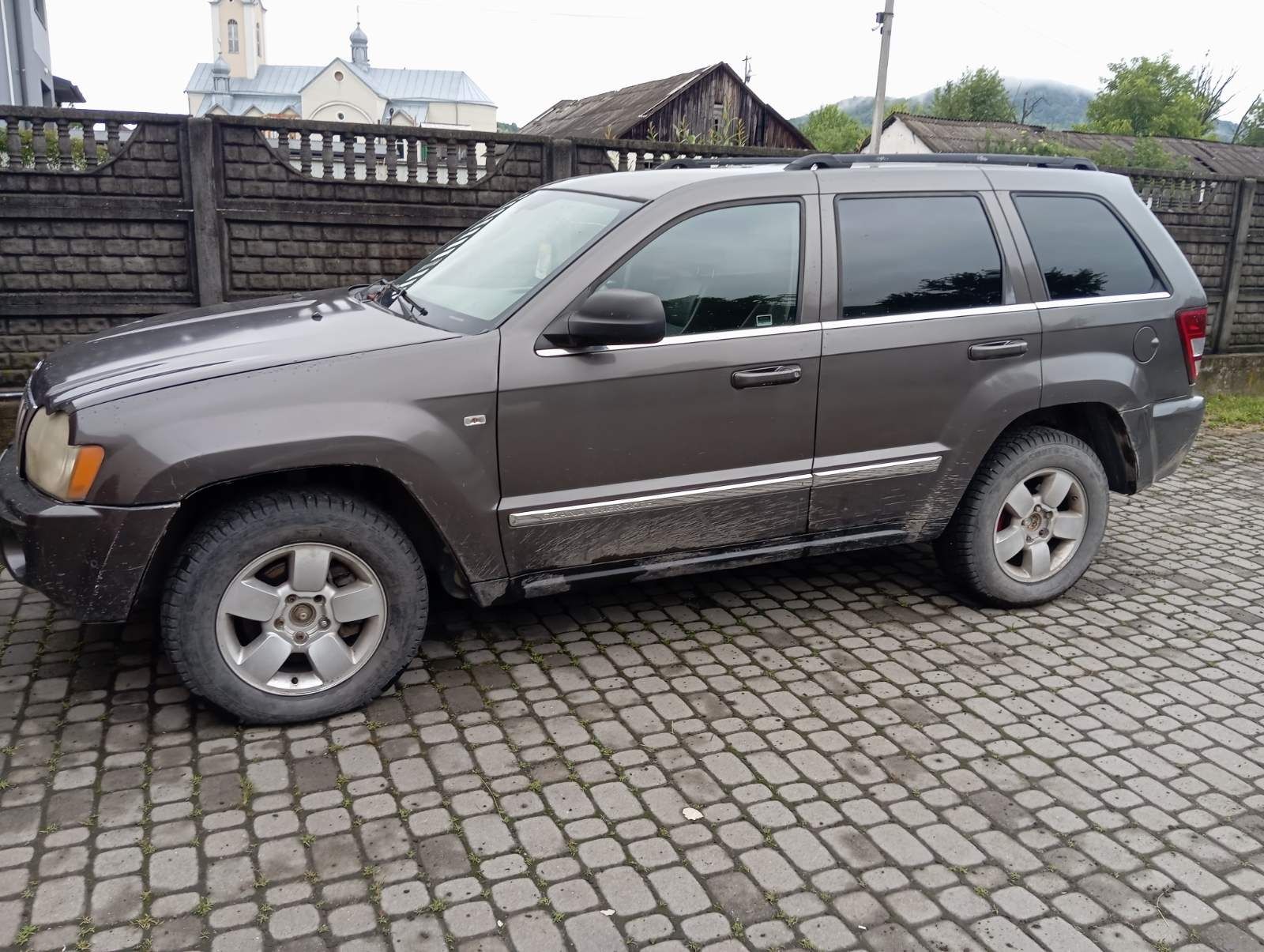Джеп гранд черокі