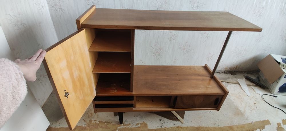 Szafka z szufladami i szafką