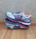 Стильні кросівки Brooks, 38,5