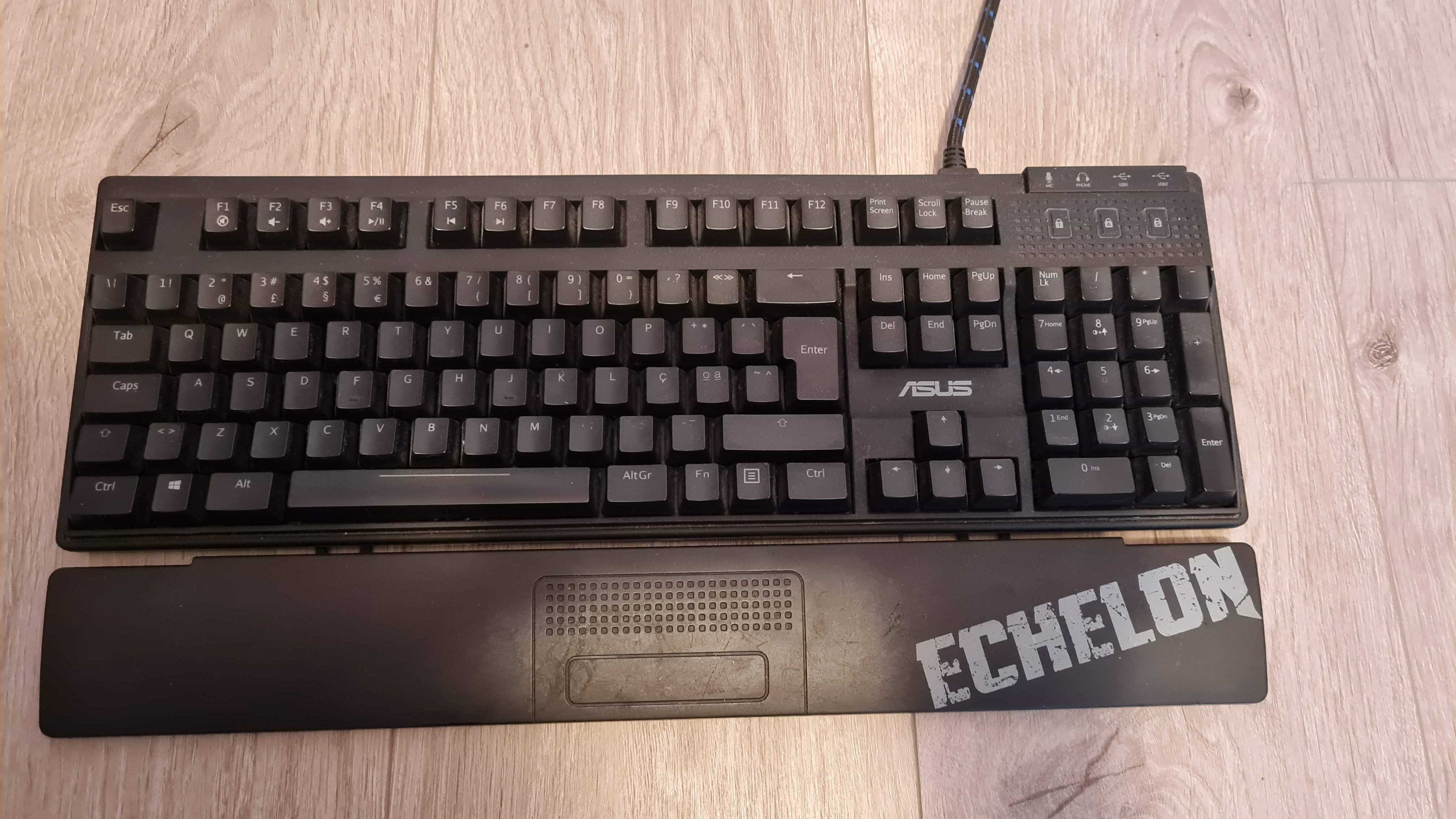 Teclado mecânico Asus