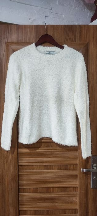 Piękny biały Nowy sweterek rozm M-L