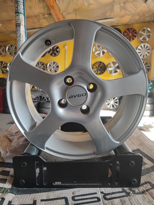 Felgi Alufelgi 4x100 6J 15 Cali ET 39 | Toyota Yaris Hyundai Mini Aygo