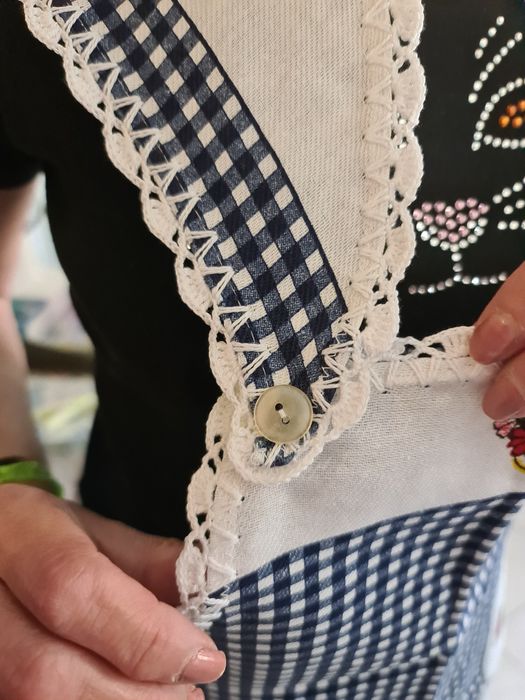 Avental de pano e croché feito a Mão