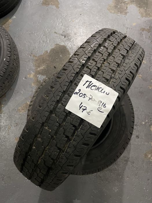 Pneus 205-70-R16C