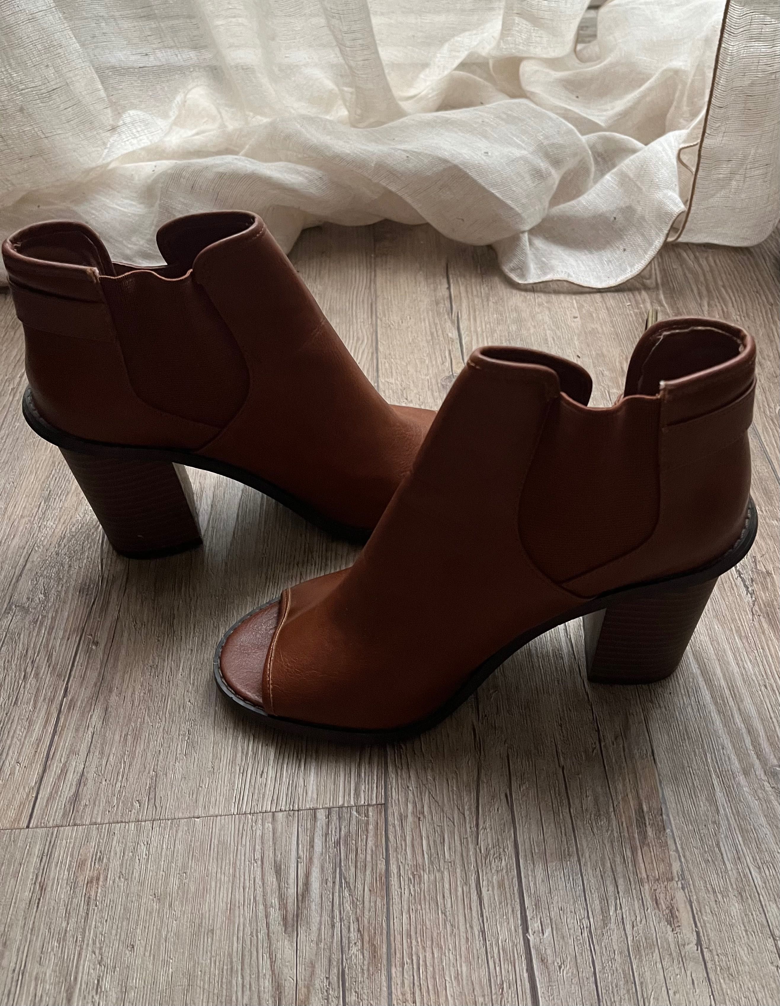 Forever 21 Brązowe Botki r. 39