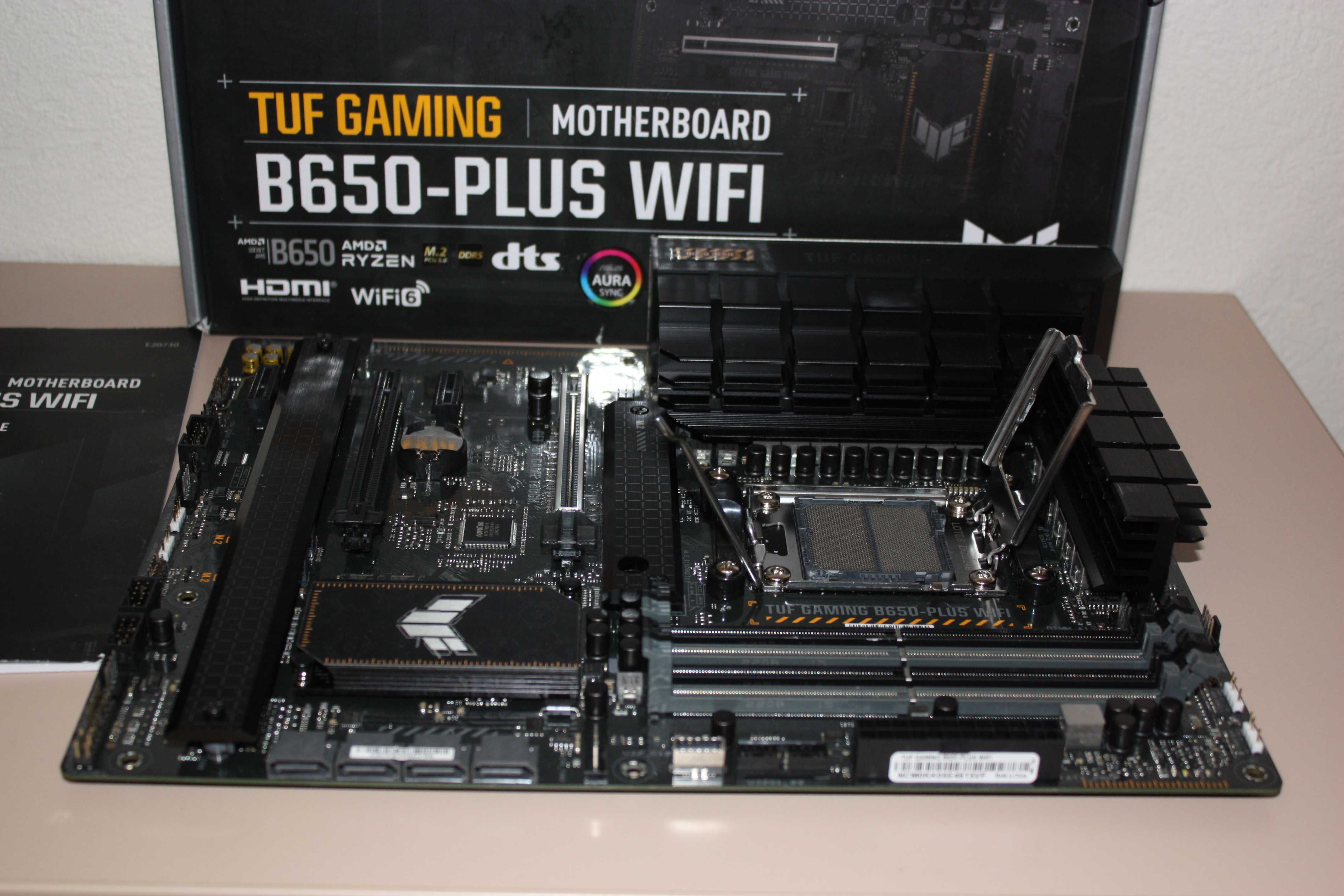 Материнська плата Asus TUF Gaming B650-Plus Wi-Fi