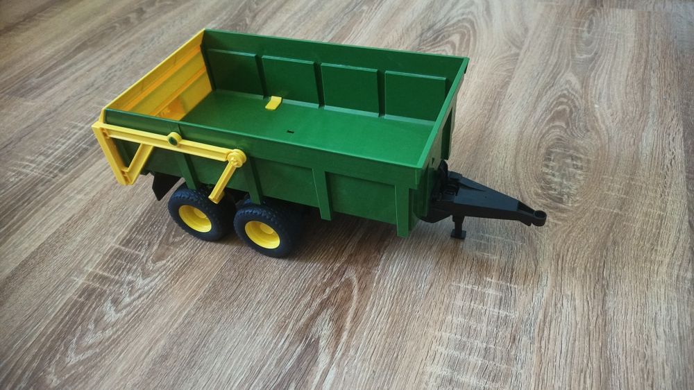 Bruder przyczepa z wywrotem