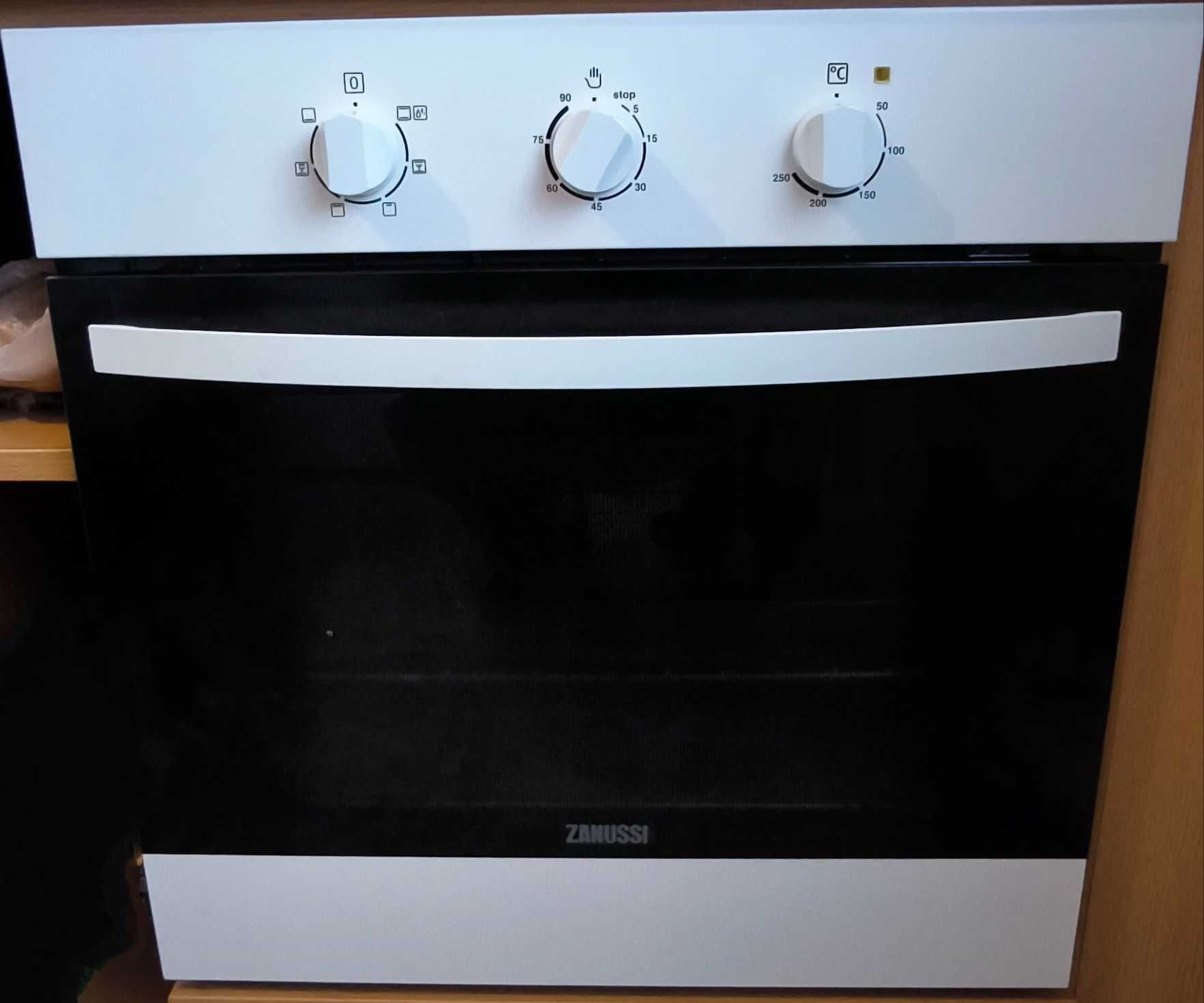 Forno encastrar Zanussi