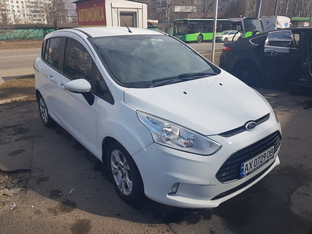 Продам Ford b-max 2015