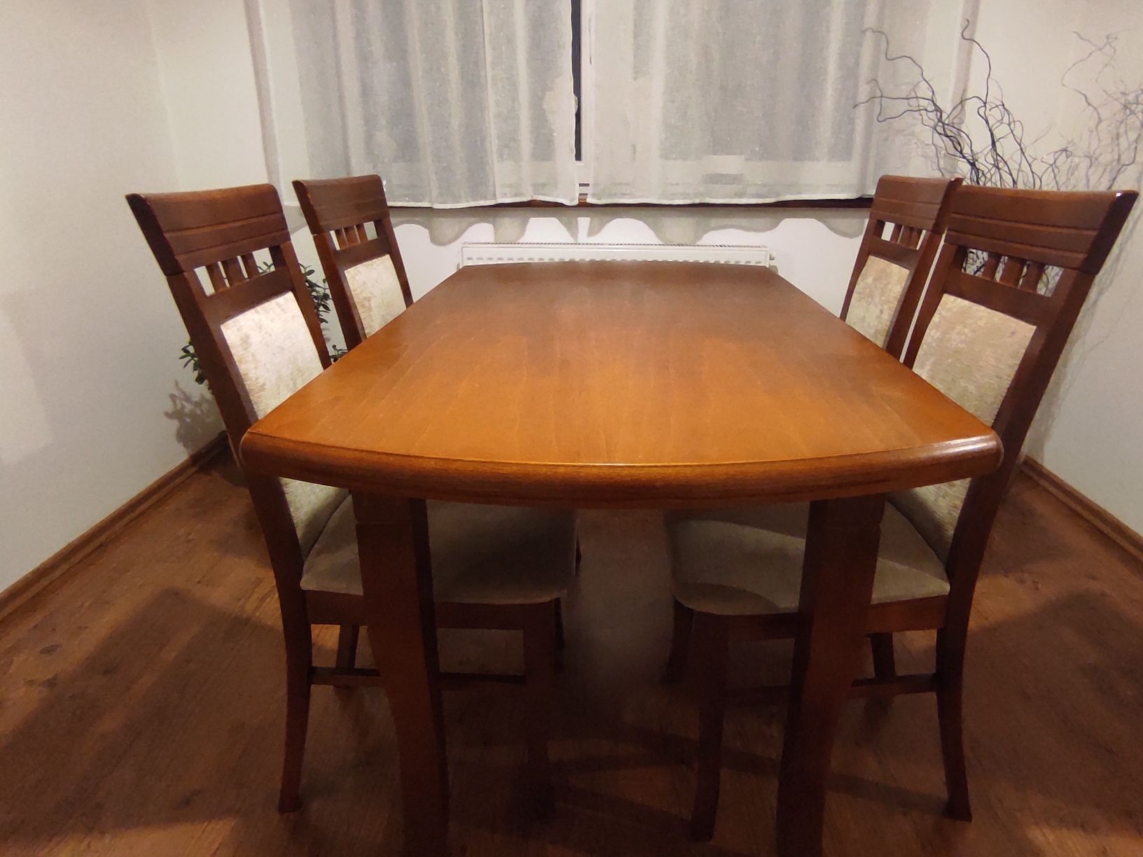 Stół do jadalni +4 krzesła