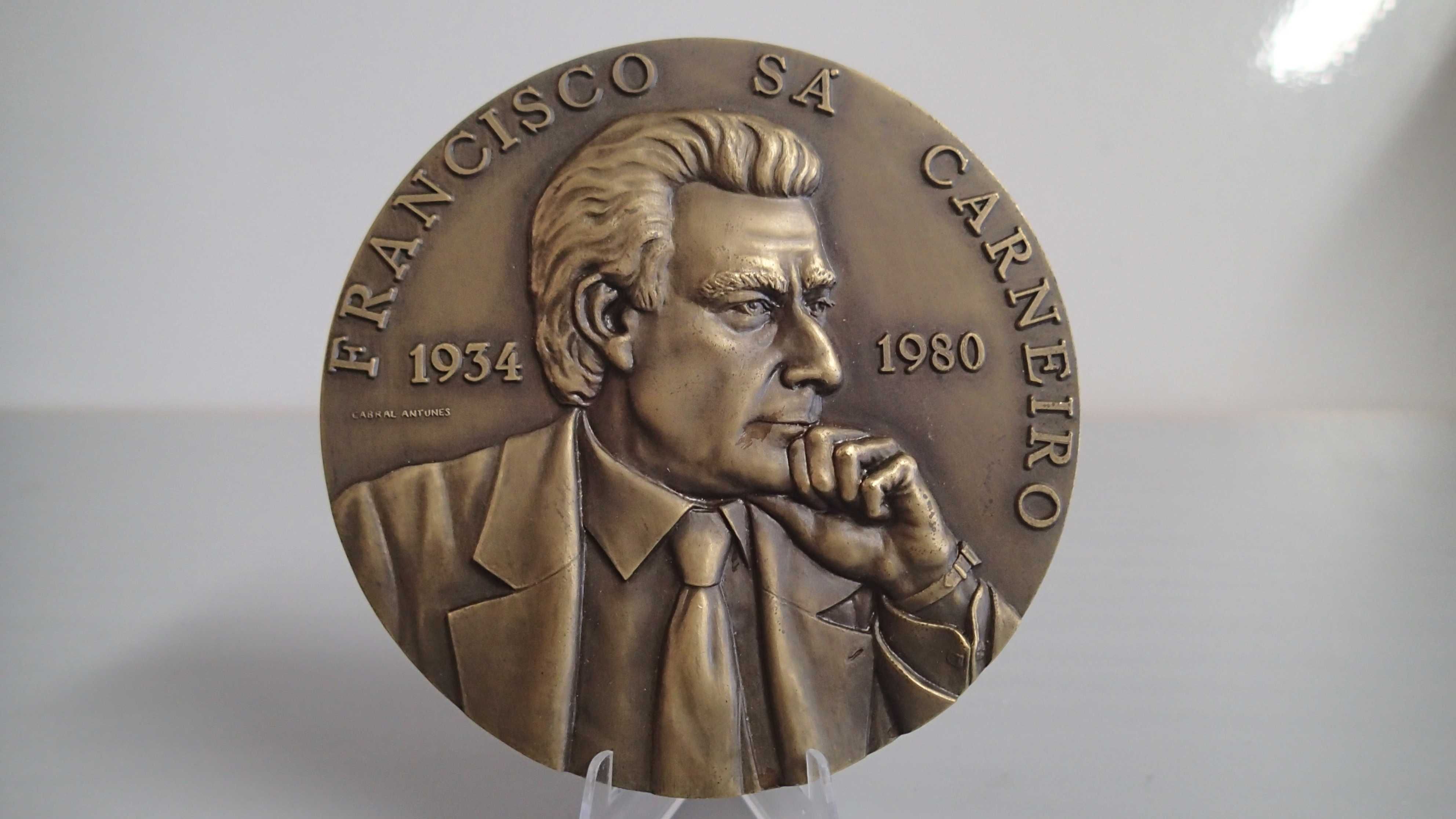 Medalha em Bronze de Francisco Sá Carneiro