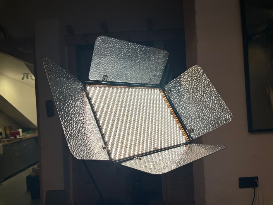 Lampa filmowa LED Aputure Light Storm LS 1c - V-mount - Stan bdb