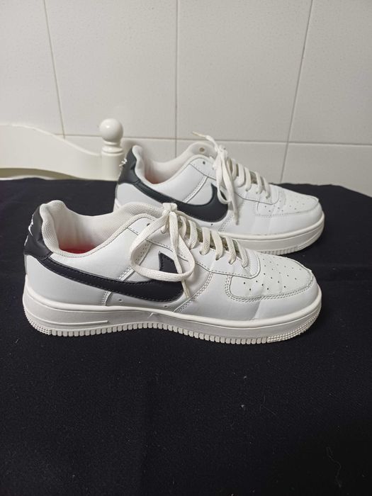 Ténis NIKE AIR brancos Nº39