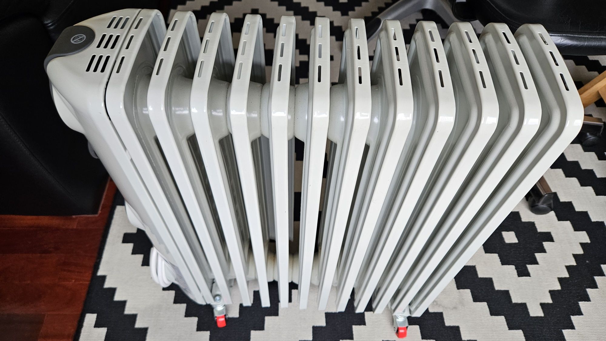 Aquecedor a óleo Delongui 2500W TRRS1225C