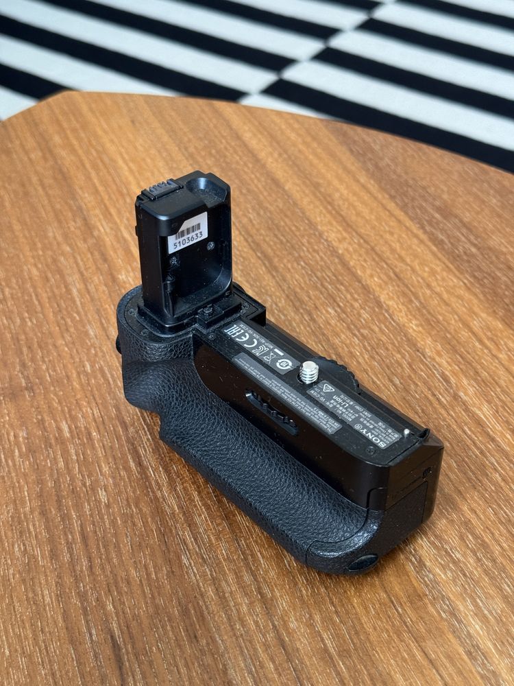 Sony A7 + Sony Battery Grip (BODY)