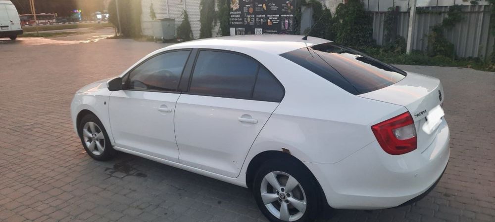 Продам свій автомобіль Skoda Rapid один власник