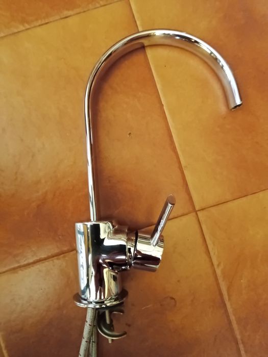 Продам смеситель для кухни.