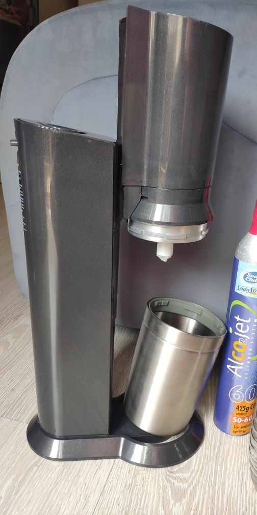 Saturator Soda Stream Crystal + pełny nabój + karafka - Grafitowy