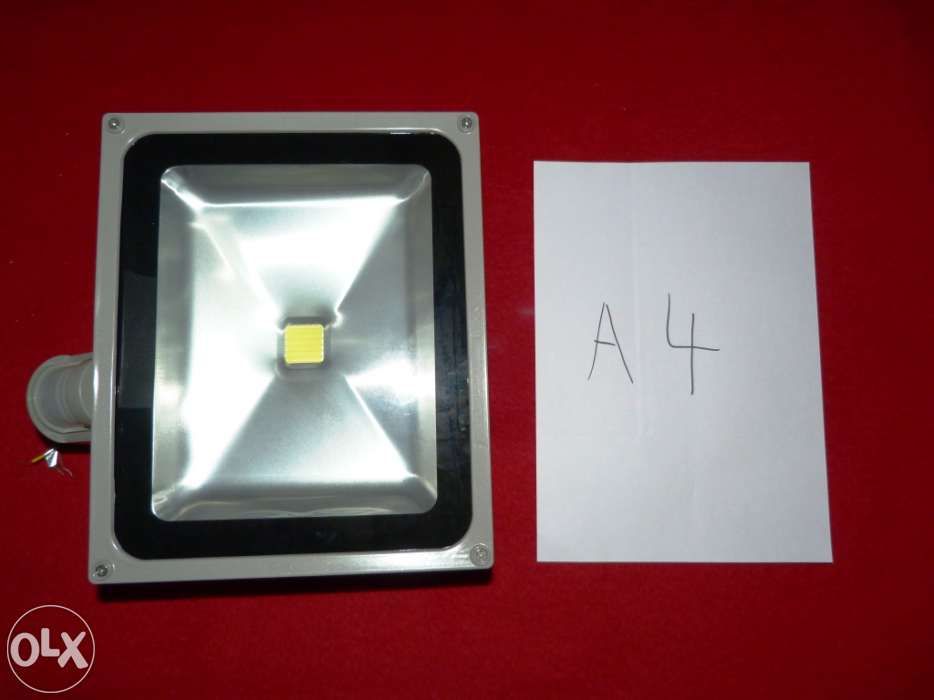Projetor led 50w - sensor de movimento (novos)