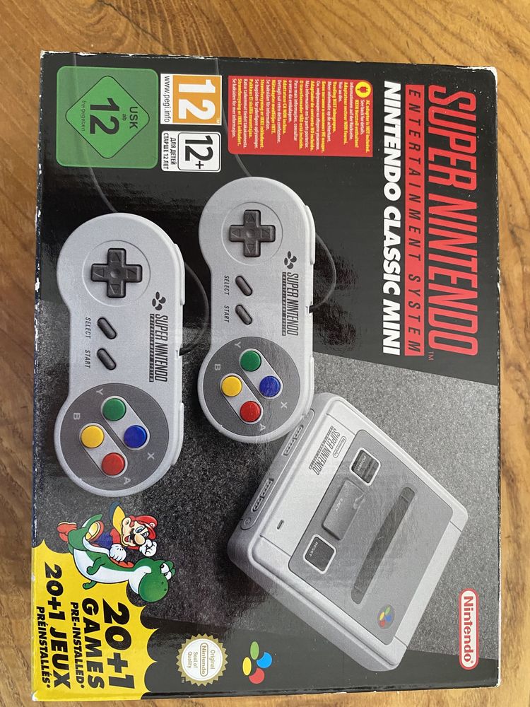 Vendo Super Nintendo Classic Mini em estado novo. Nunca foi usada.