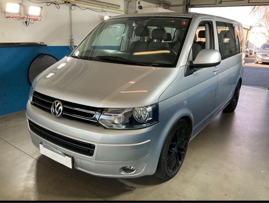 Aluguer carrinha 9 Lugares