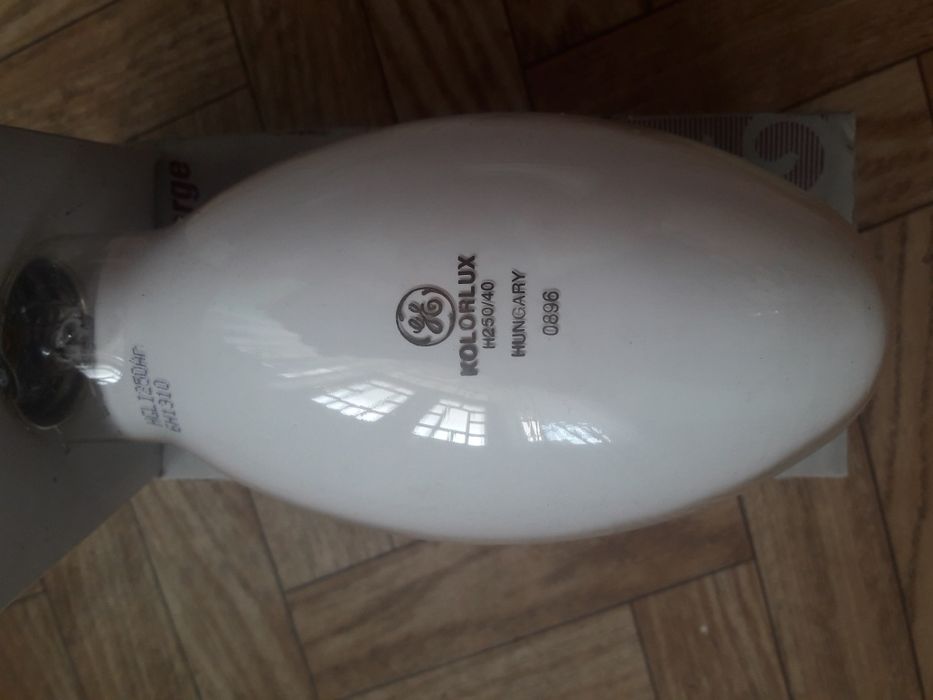 Продам нову потужну лампочку