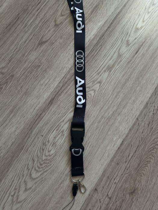 Smycz na klucze audi