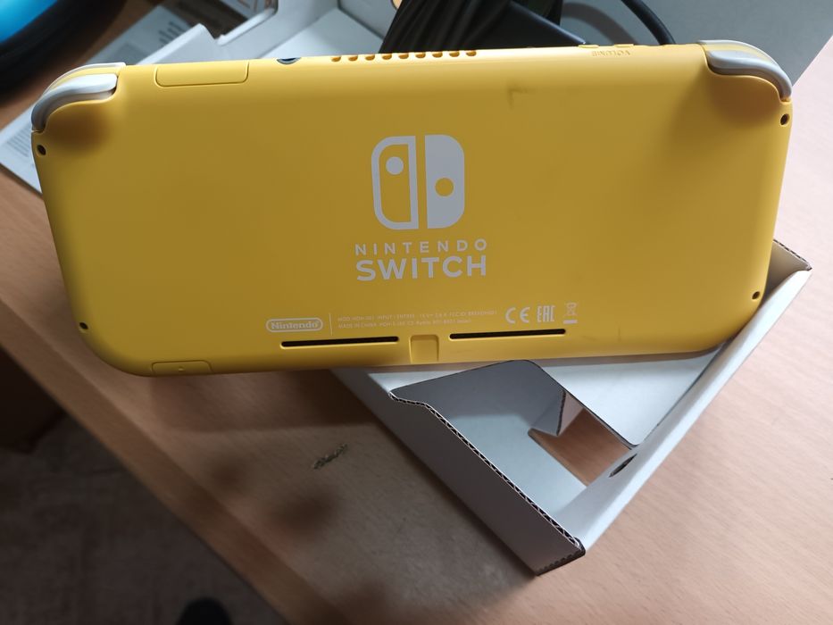 Consola Nintendo switch ligth + jogo + bolsa original
