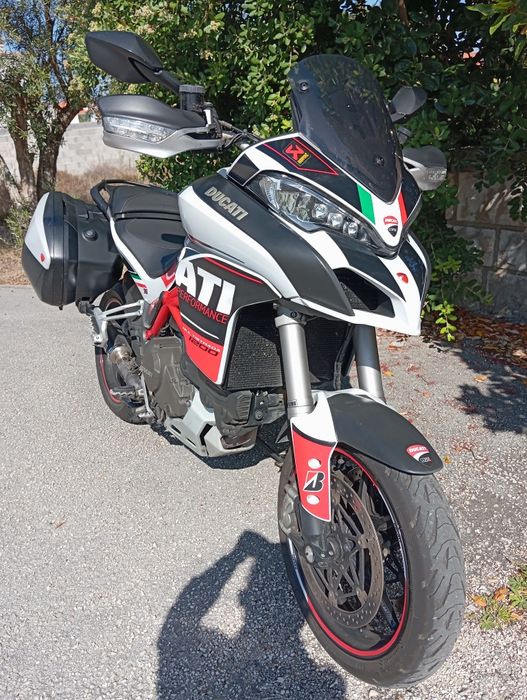 Ducati Multistrada DVT 1200 S + Malas