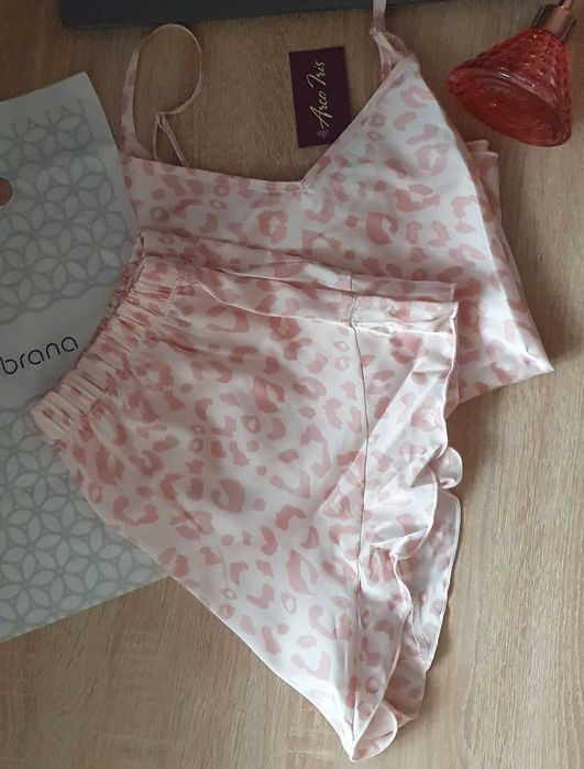 Нова піжамка рожевий леопард 44м  Arco iris