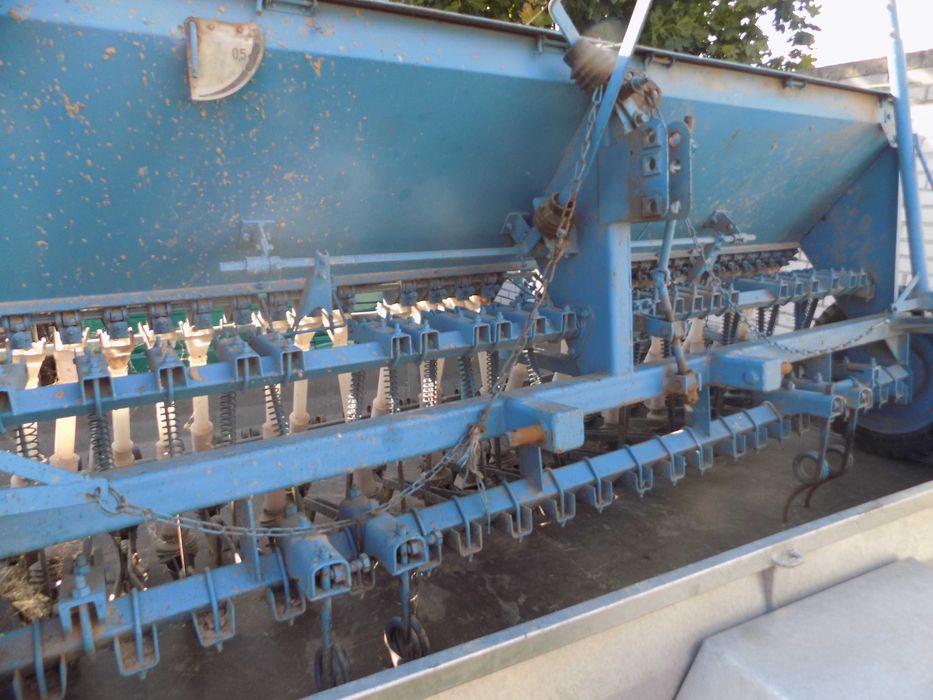 siewnik maszyna rolnicza 3m